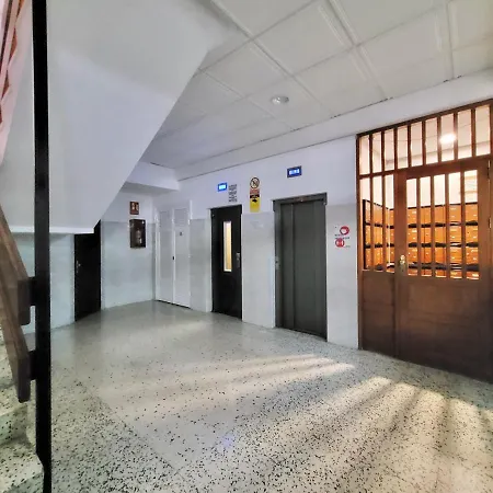 Among Plazas بويرتو ذي لا كروز